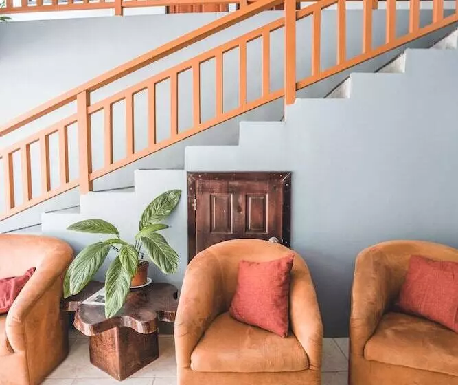 Hotelli Hoja De Oro Corcovado