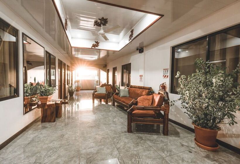 Hotel Hoja De Oro Corcovado