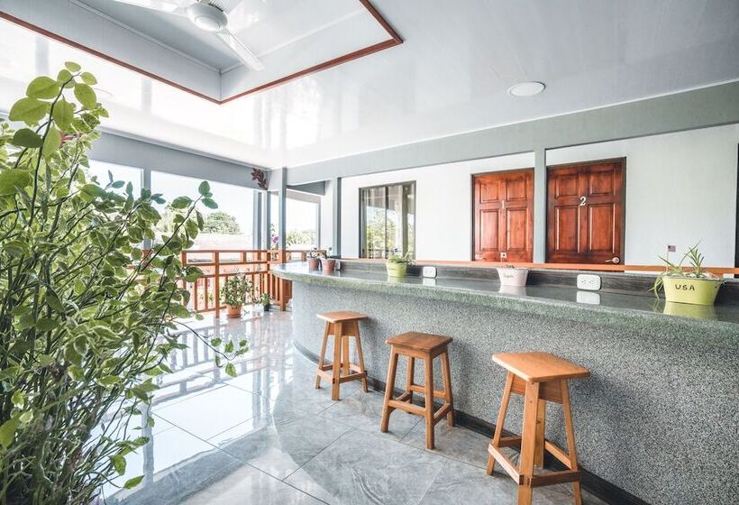 Hotel Hoja De Oro Corcovado