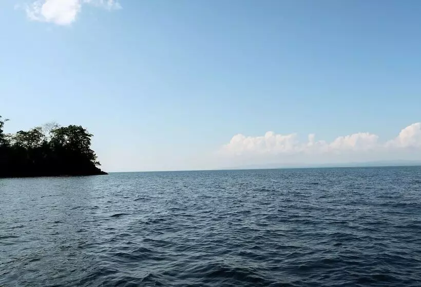 Hotelli Hoja De Oro Corcovado