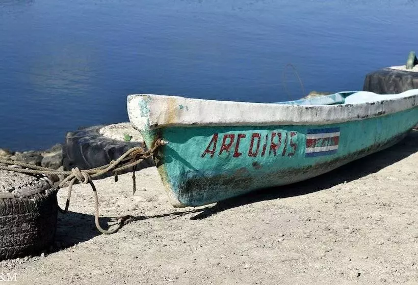 Hotelli Hoja De Oro Corcovado