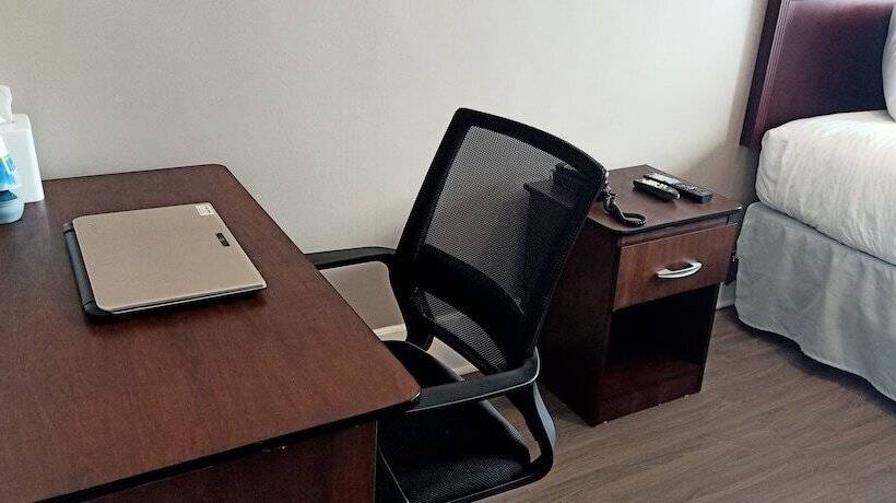 בית מלון כפרי Travelodge By Wyndham London Ontario