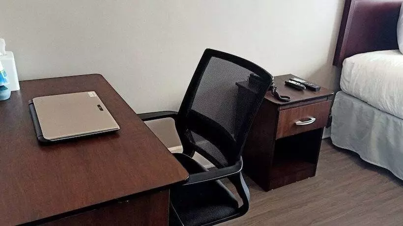 Hotelli Travelodge By Wyndham London Ontario