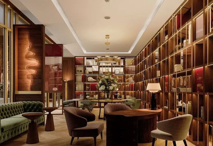هتل Waldorf Astoria Minsk