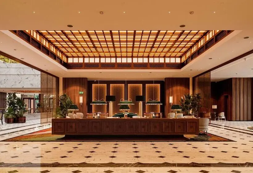هتل Waldorf Astoria Minsk