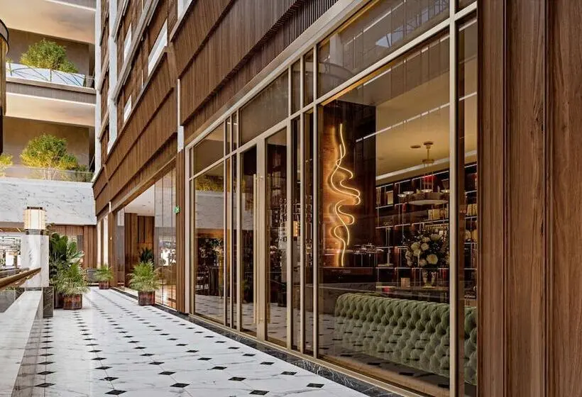 هتل Waldorf Astoria Minsk