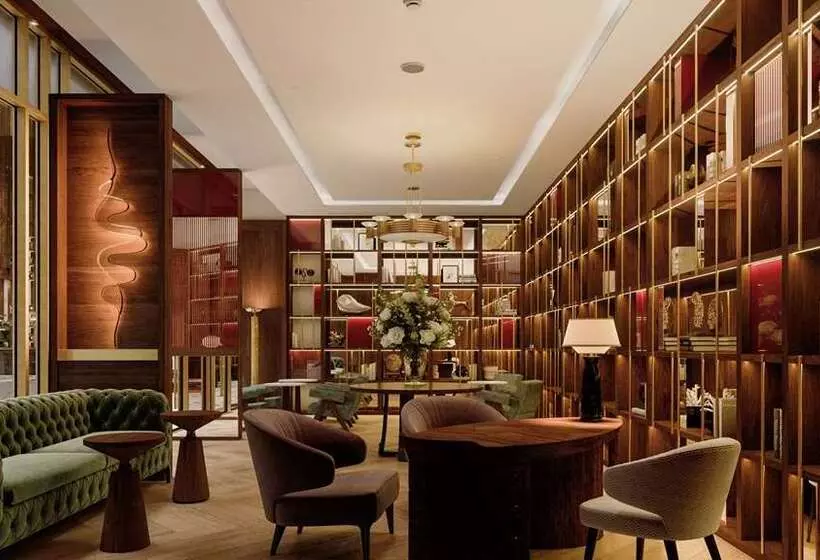 ホテル Waldorf Astoria Minsk