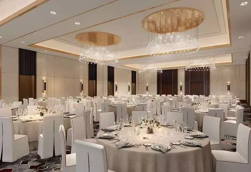 ホテル Waldorf Astoria Minsk