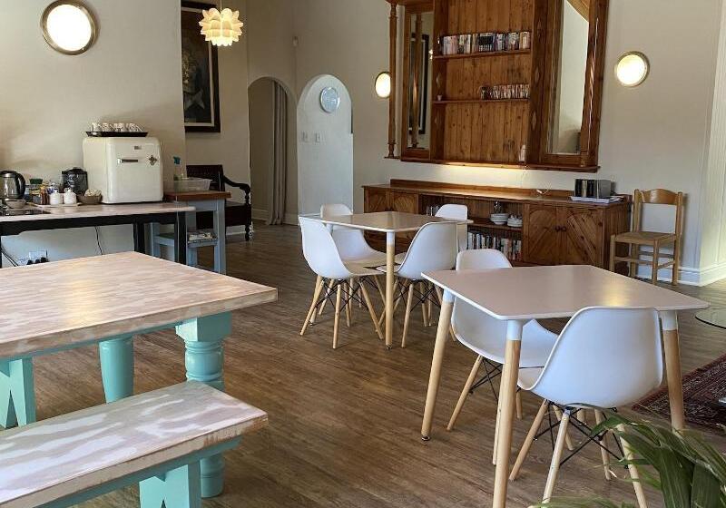 Dolphin Circle Bed And Breakfast