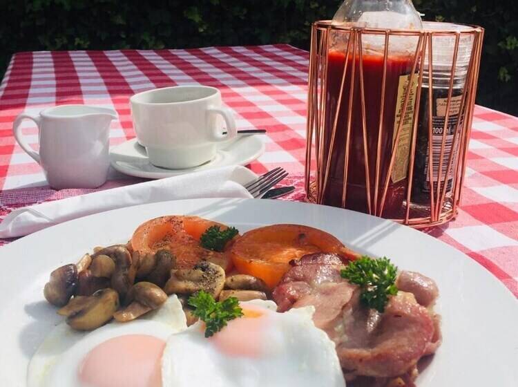 Dolphin Circle Bed And Breakfast