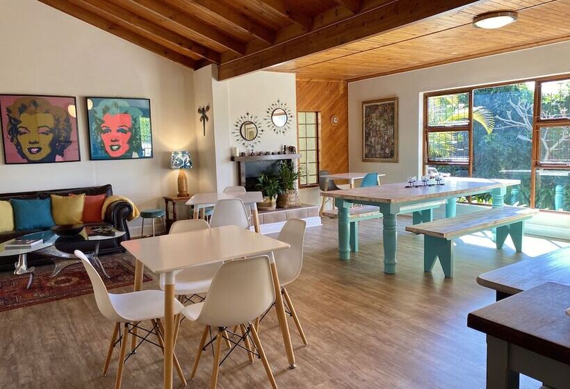 Dolphin Circle Bed And Breakfast