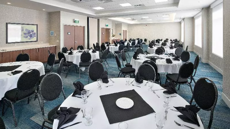 Hotelli Staybridge Suites   Red Deer North, An Ihg