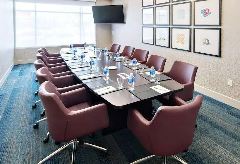 Hotelli Staybridge Suites   Red Deer North, An Ihg