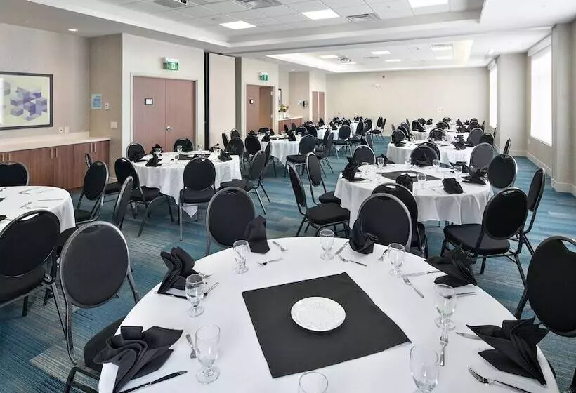 Hotelli Staybridge Suites   Red Deer North, An Ihg