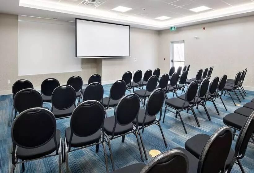 Hotelli Staybridge Suites   Red Deer North, An Ihg