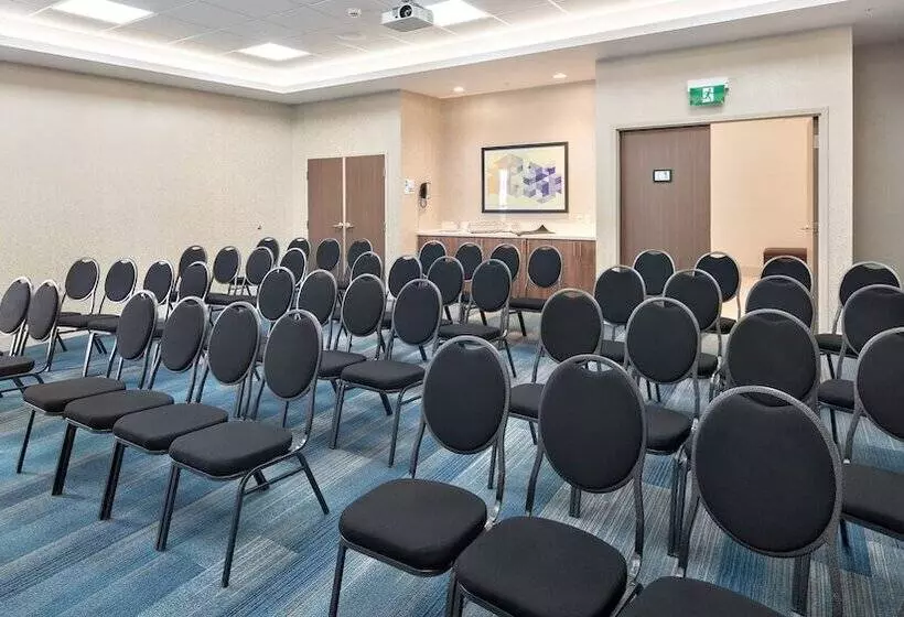 Hotelli Staybridge Suites   Red Deer North, An Ihg