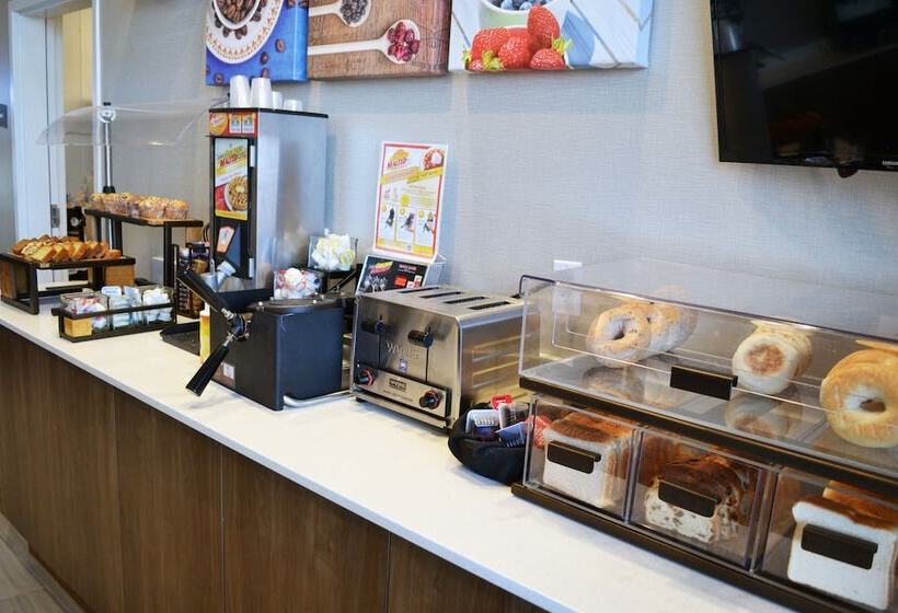 هتل Staybridge Suites Red Deer North, An Ihg