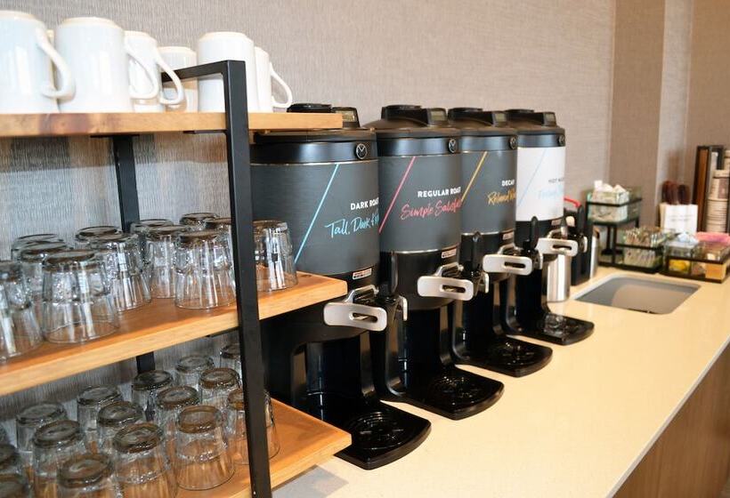 هتل Staybridge Suites Red Deer North, An Ihg