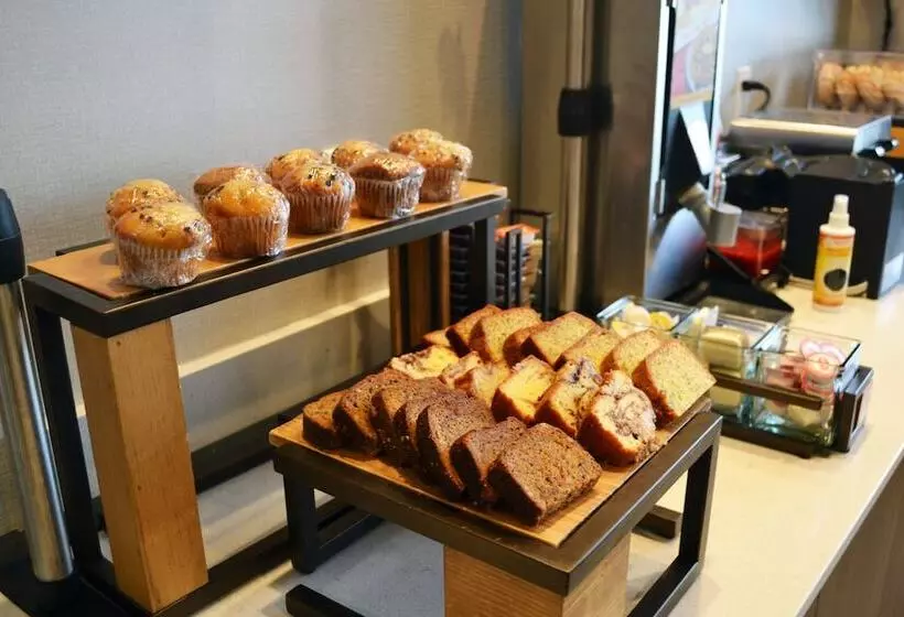 Hotelli Staybridge Suites   Red Deer North, An Ihg