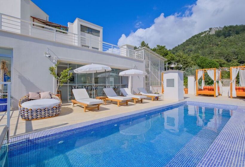 Highclere Hotel And Spa