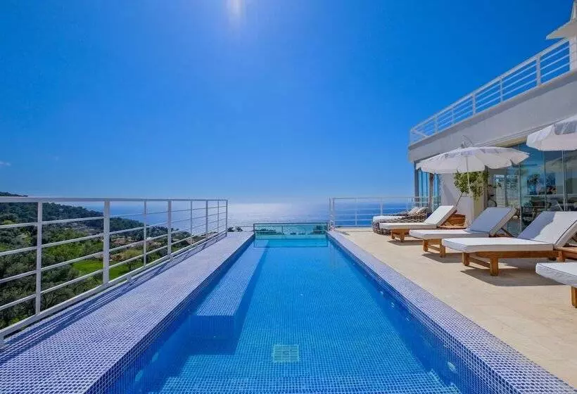 Highclere Hotel And Spa