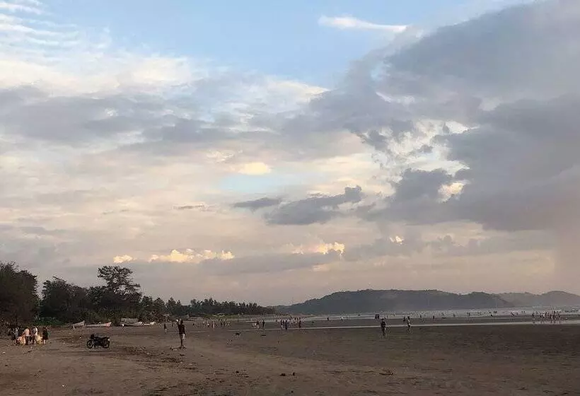Hotelli Inn Morjim A Boutique Beach
