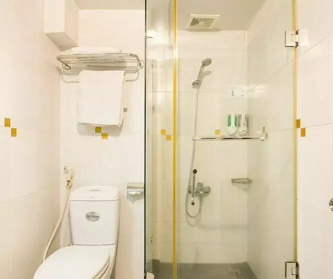 Hotelli Reddoorz Plus At Balai Sofia Bed & Breakfast Batangas