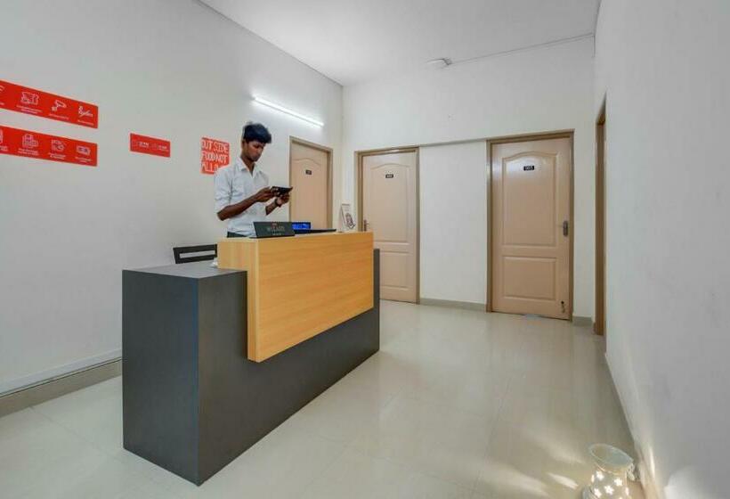 בית מלון כפרי Silverkey Executive Stays 26472 Pallikaranai