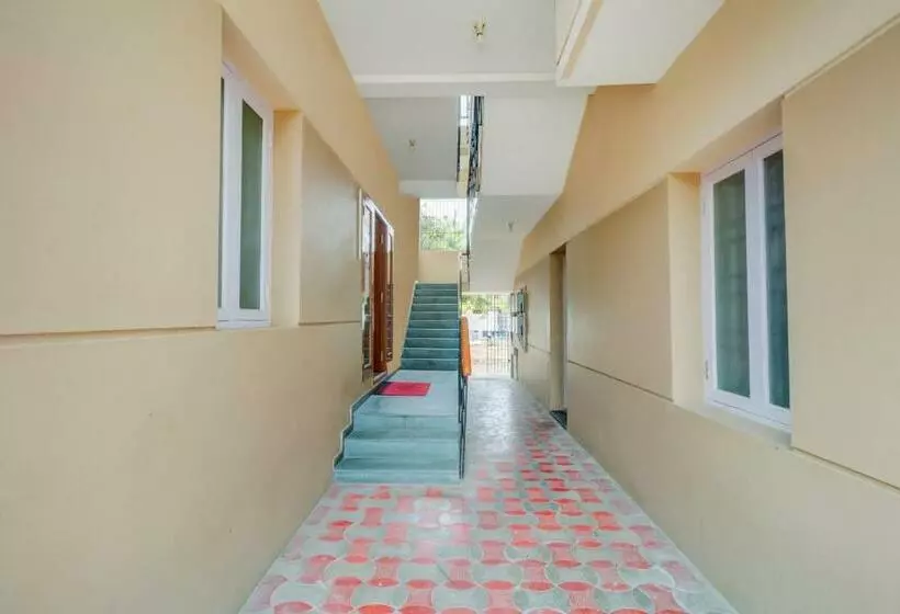 ホテル Silverkey Executive Stays 26472 Pallikaranai