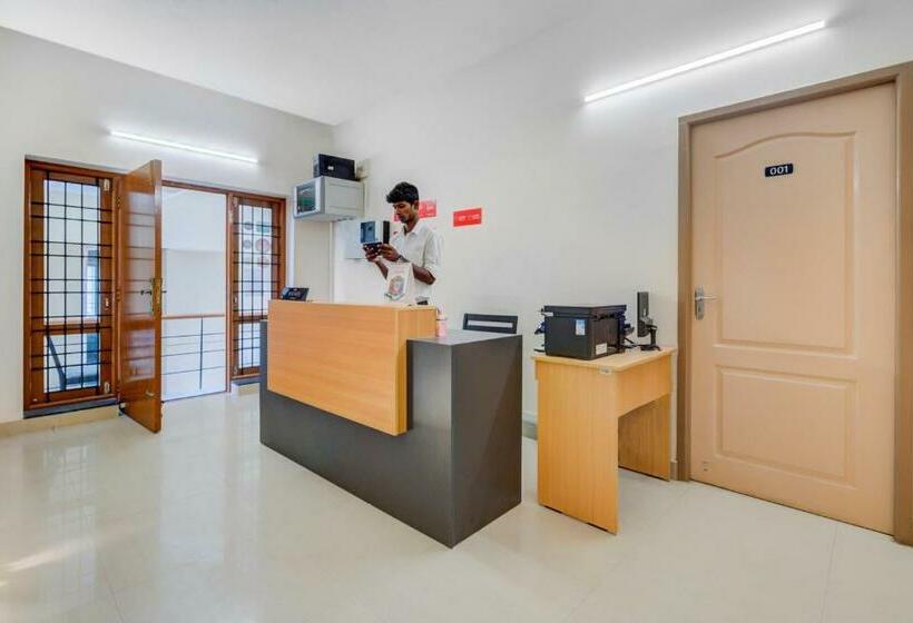 בית מלון כפרי Silverkey Executive Stays 26472 Pallikaranai