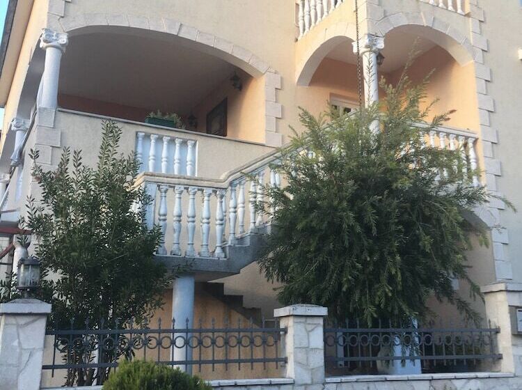 پانسیون Kairos Rooms