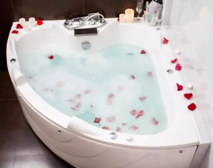 پانسیون Majhu Hostal