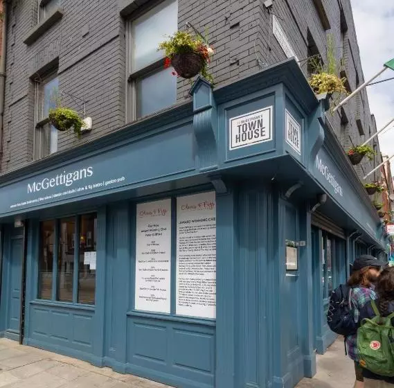 هاستل Mcgettigan S Townhouse   Olives & Figs Bistro