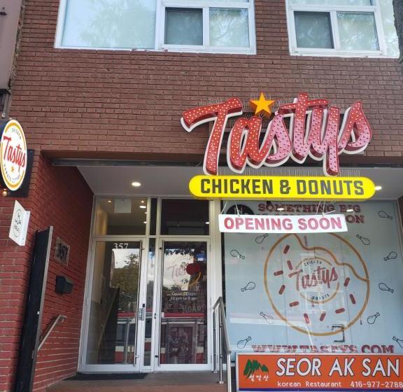 Szálló Toronto Rooms And Suites