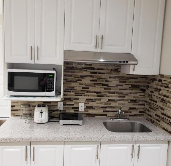 Szálló Toronto Rooms And Suites