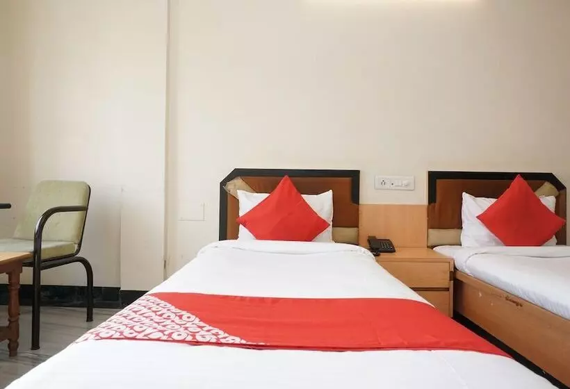 Oyo 24487 Hotel Raj Regency