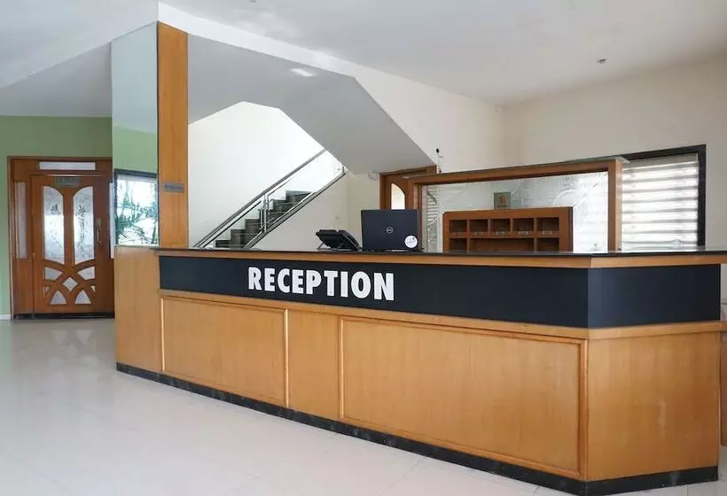 Oyo 24487 Hotel Raj Regency