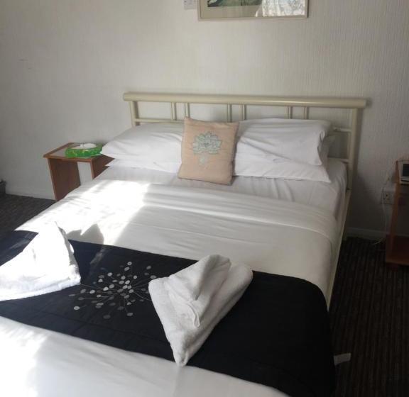 פנסיון Sandpiper Guest House