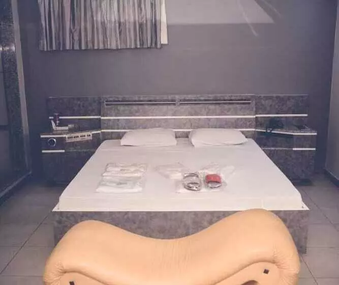 Styllus Motel Adults Only