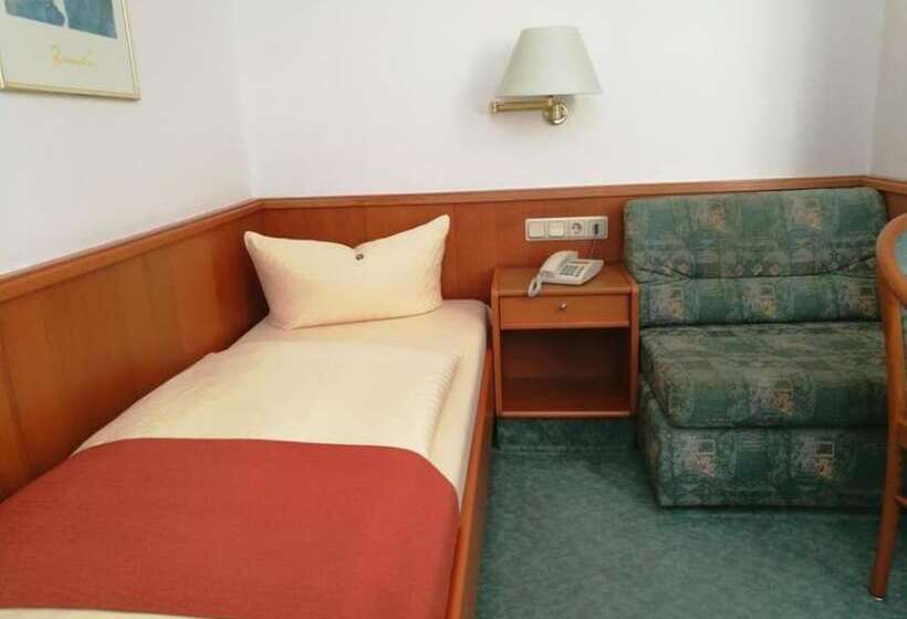 فندق Pension Am Kurpark