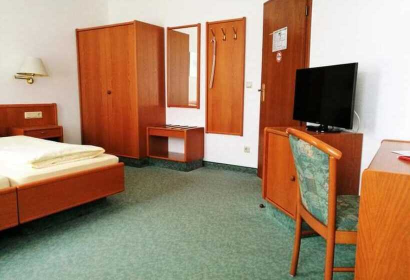 فندق Pension Am Kurpark