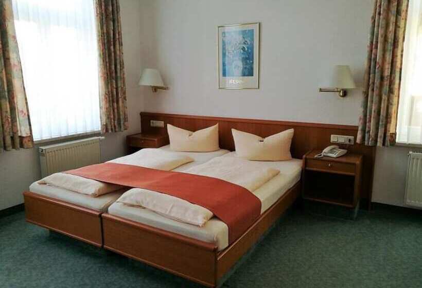 فندق Pension Am Kurpark