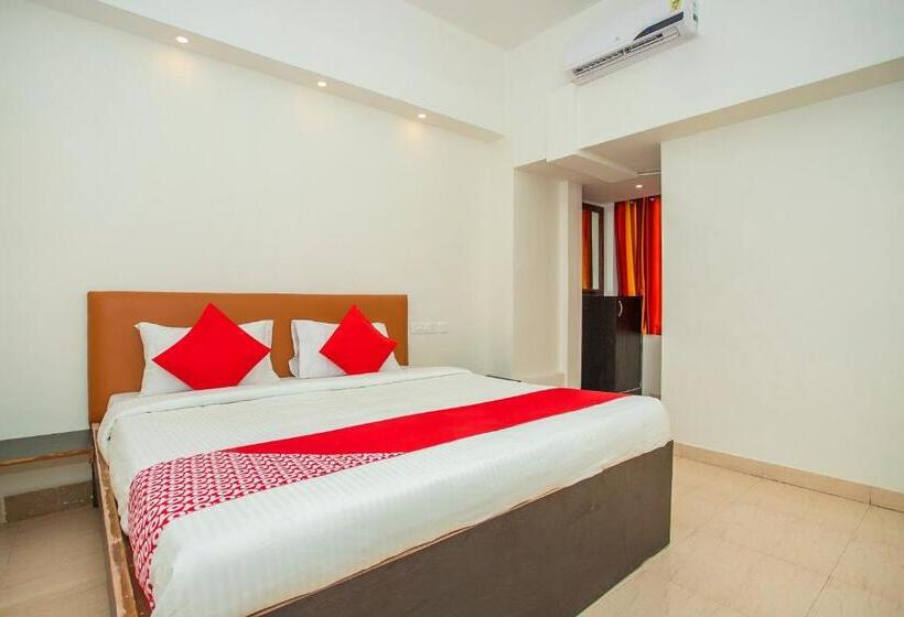 בית מלון כפרי Oyo 18544 Amm Residency