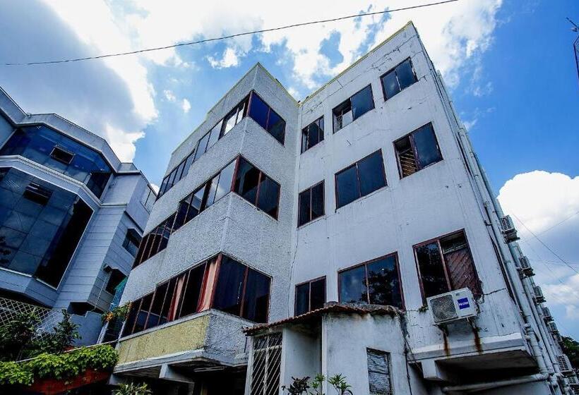 בית מלון כפרי Oyo 18544 Amm Residency