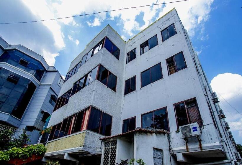 בית מלון כפרי Oyo 18544 Amm Residency