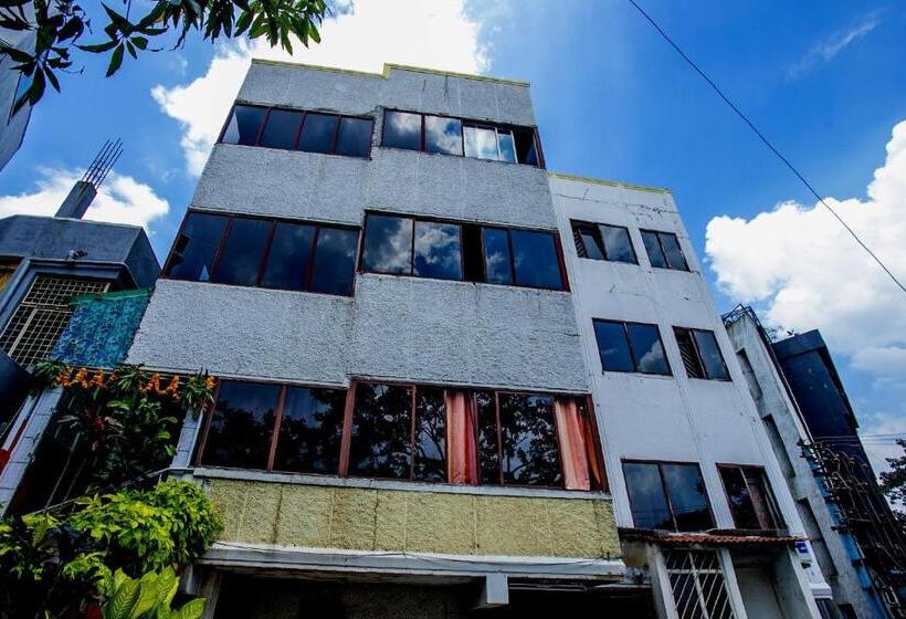 בית מלון כפרי Oyo 18544 Amm Residency