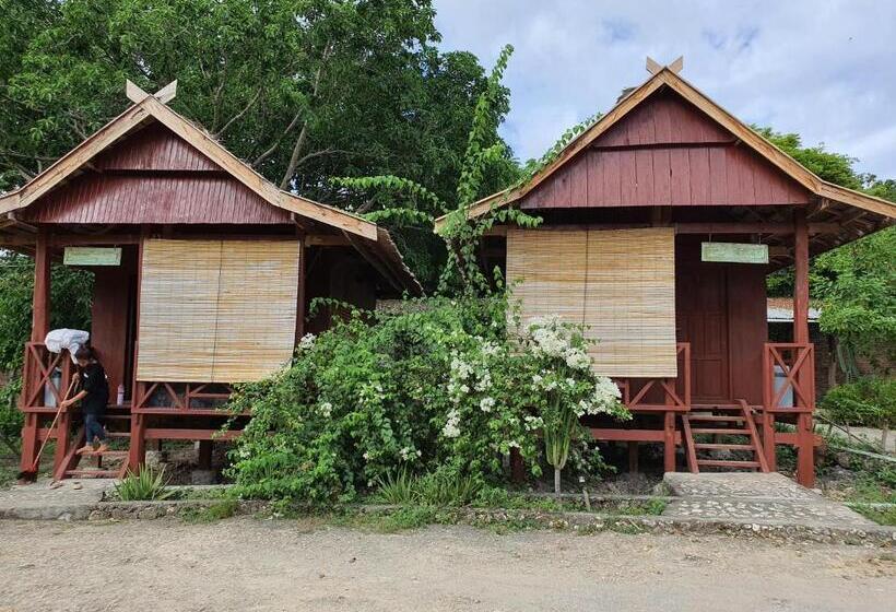 Hotel Scuba Republic Beach Bungalows