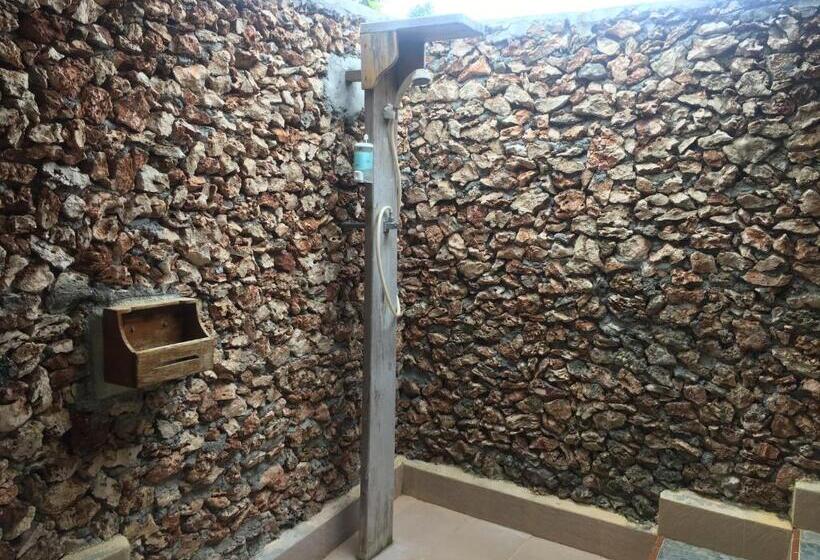 Hotel Scuba Republic Beach Bungalows