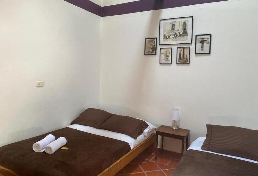 Pension Hostel Once Once