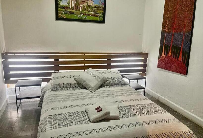 Pension Hostel Once Once